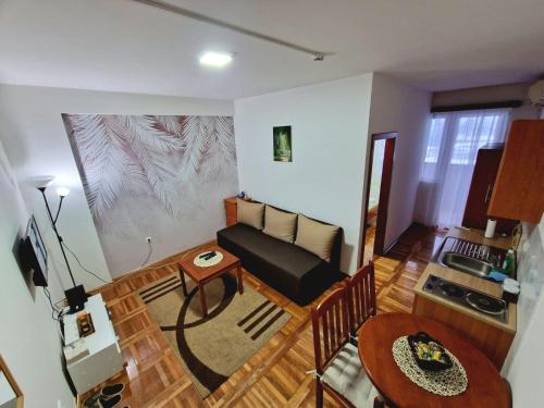 Apartman LiSA Banja Koviljaca stan na dan u ulici Zdravka Masanovica blizu banjskog parka sa terasom i parkingom