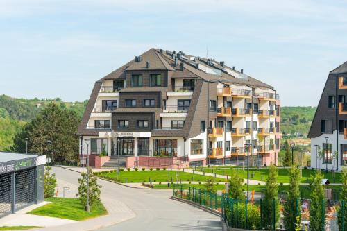 Fruske Residences Fruske Terme Vrdnik stan na dan u zgradi Gorocvet sa pristupom wellnessu i garazom