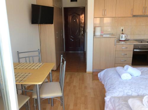 Apartment ENTER Banja Koviljaca stan na dan u ulici Marsala Tita blizu banjskog parka sa balkonom i parkingom